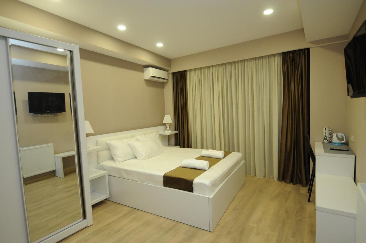 Hotelds Tbilisi ภายนอก รูปภาพ